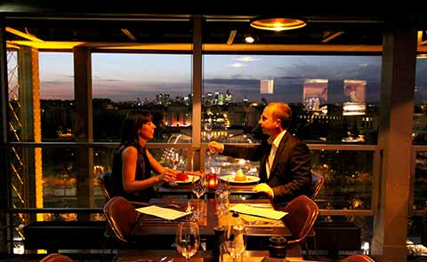Пара, ужин на Эйфелевой башне, ресторан на Эйфеле Comfort tours